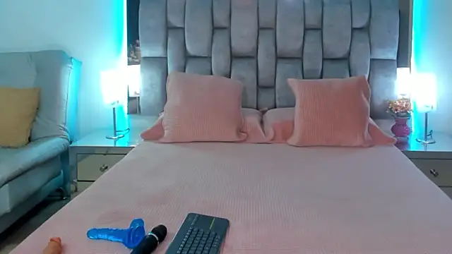 Snapshot of Abbye_blue01 chatting on 24, 2, 2025 Abbye blue01 online show from 24, 2, 2025