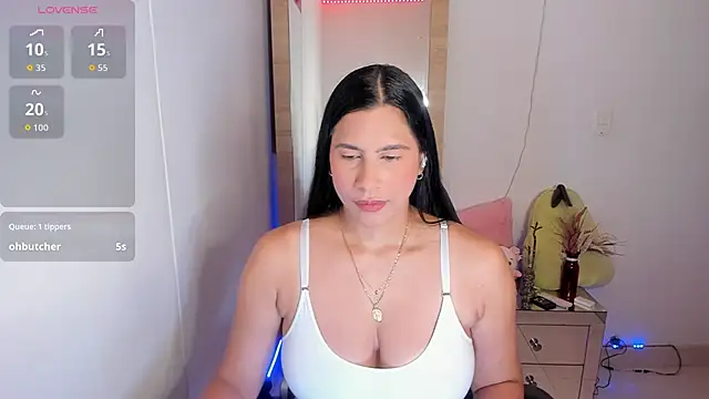 Snapshot of hellensexy chatting on 22, 5, 2026 hellensexy online show from 22, 5, 2026