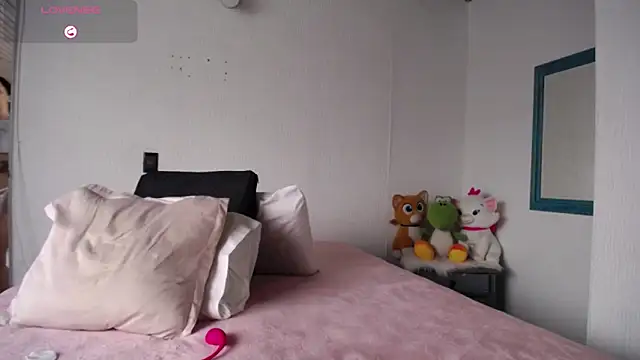 Snapshot of _Lalaa chatting on 9, 10, 2025  Lalaa online show from 9, 10, 2025