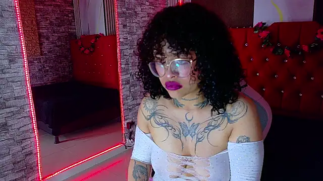 miahernadez303av online show from 5, 3, 2026