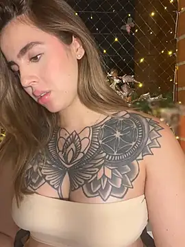 ValerieHilton online show from 26, 12, 2024