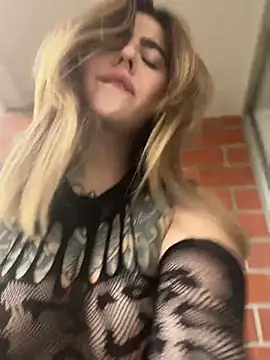 ValerieHilton online show from 31, 12, 2024