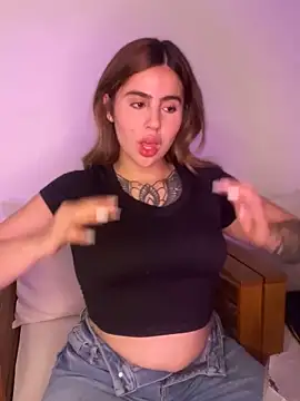 ValerieHilton online show from 6, 1, 2025