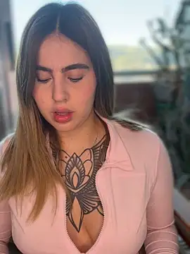 ValerieHilton online show from 22, 1, 2025