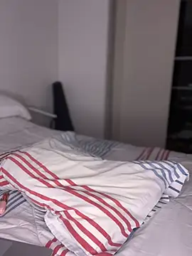 ValerieHilton online show from 26, 1, 2025