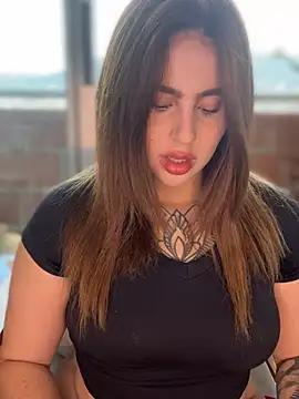 ValerieHilton online show from 28, 1, 2025