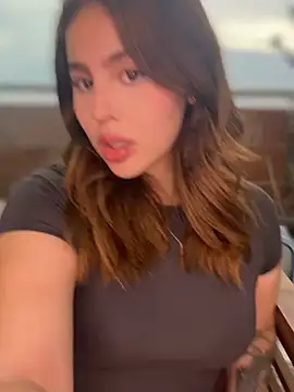 ValerieHilton online show from 7, 2, 2025