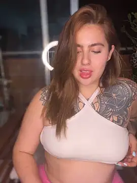 ValerieHilton online show from 12, 2, 2025