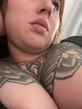 ValerieHilton online show from 29, 9, 2025