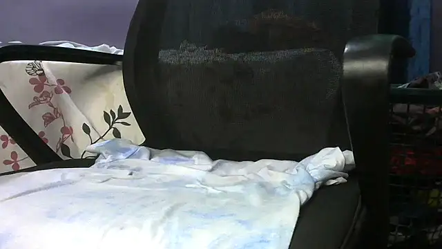 Snapshot of nine9inchdonn chatting on 4, 2, 2025 nine9inchdonn online show from 4, 2, 2025