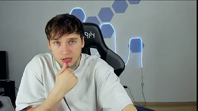 Chris Tyson online show from 3, 12, 2024