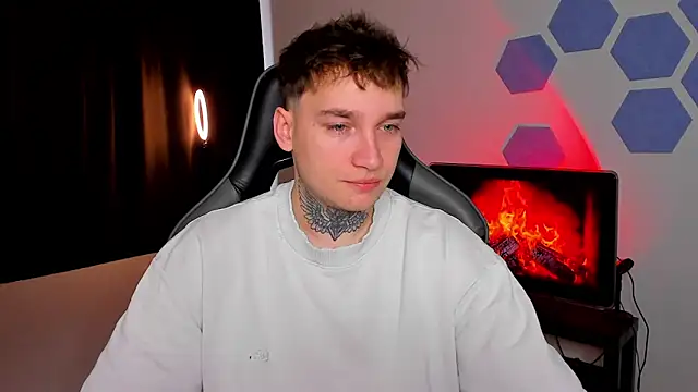 Chris Tyson online show from 25, 11, 2025