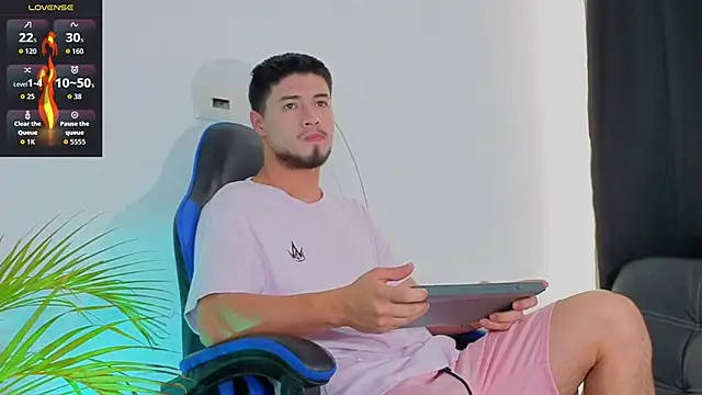 EdwardRoss  online show from 4, 12, 2025