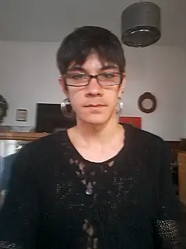 Snapshot of LYZBORNHD chatting on 18, 11, 2025 LYZBORNHD online show from 18, 11, 2025