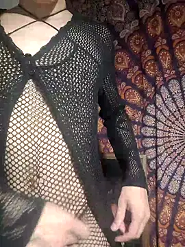 Snapshot of LYZBORNHD chatting on 13, 2, 2026 LYZBORNHD online show from 13, 2, 2026