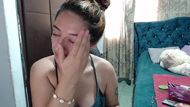 Snapshot of Kate_lorens9 chatting on 6, 11, 2025 Kate lorens9 online show from 6, 11, 2025