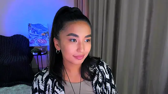 Snapshot of worldofkim chatting on 4, 2, 2025 worldofkim online show from 4, 2, 2025