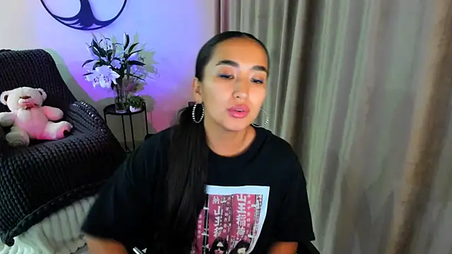 Snapshot of worldofkim chatting on 28, 10, 2025 worldofkim online show from 28, 10, 2025