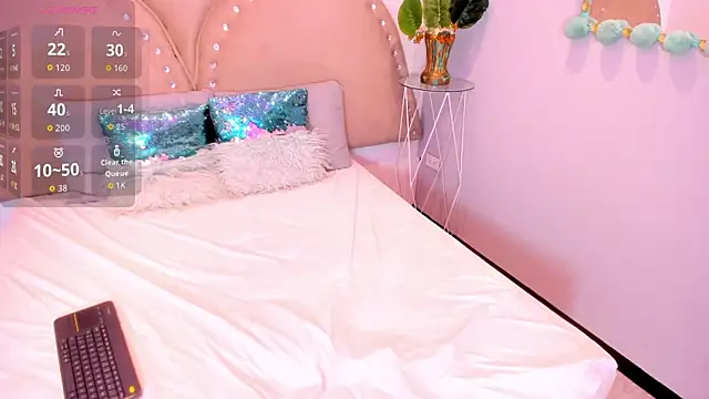 Miia Thompsonn online show from 8, 11, 2025