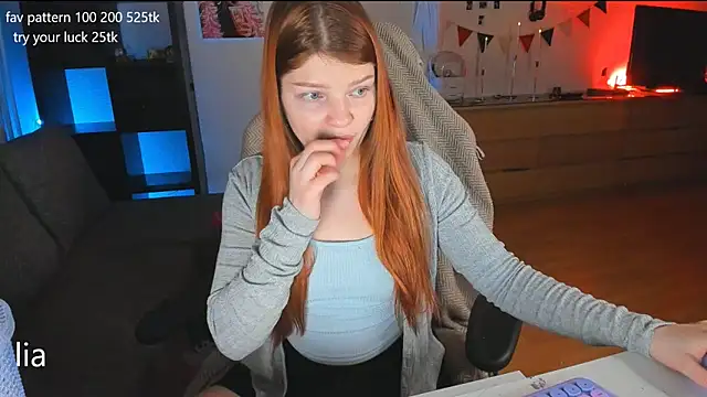 Snapshot of lil_lia chatting on 31, 1, 2025 lil lia online show from 31, 1, 2025