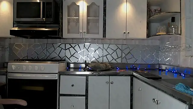 cristinaa oz online show from 19, 2, 2026