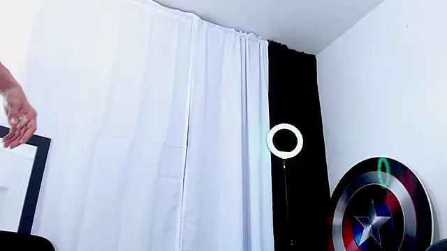 Antonywebb94 online show from 9, 4, 2026