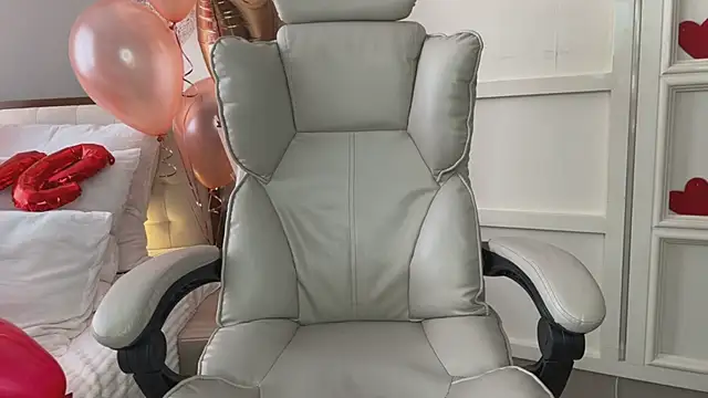 UrLillShy online show from 15, 2, 2025