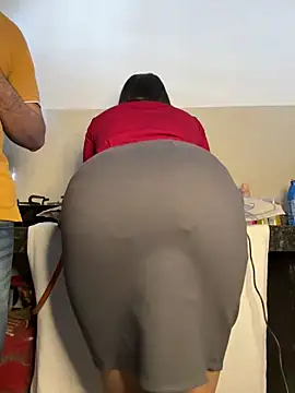 Snapshot of Miss__Malaika chatting on 5, 1, 2025 Miss Malaika online show from 5, 1, 2025