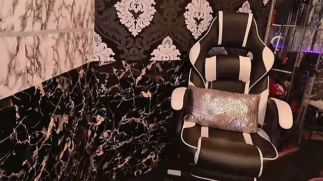 Luiza Hammer online show from 14, 2, 2025