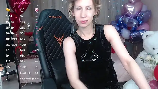 AdrianaSea online show from 6, 3, 2025