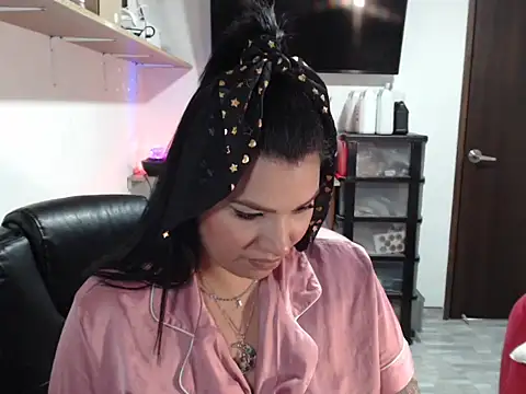 Snapshot of CarolinaRincon chatting on 9, 7, 2026 CarolinaRincon online show from 9, 7, 2026