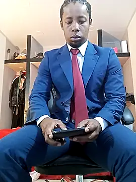 AlejoKhalifa  online show from 13, 4, 2026