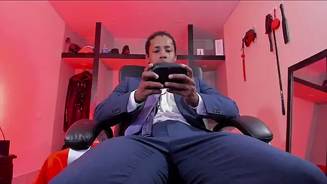 AlejoKhalifa  online show from 13, 5, 2026