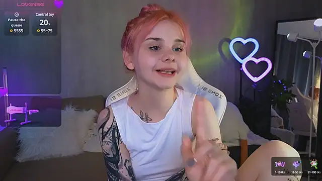 Britney Lynch online show from 23, 3, 2025