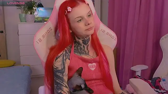 Britney Lynch online show from 15, 11, 2025