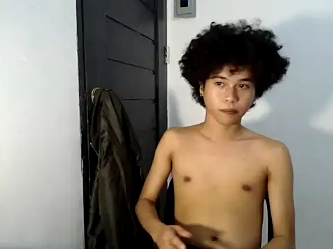 Snapshot of Asiantwink21 chatting on 12, 5, 2026 Asiantwink21 online show from 12, 5, 2026