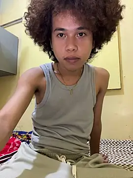 Snapshot of Asiantwink21 chatting on 5, 7, 2026 Asiantwink21 online show from 5, 7, 2026