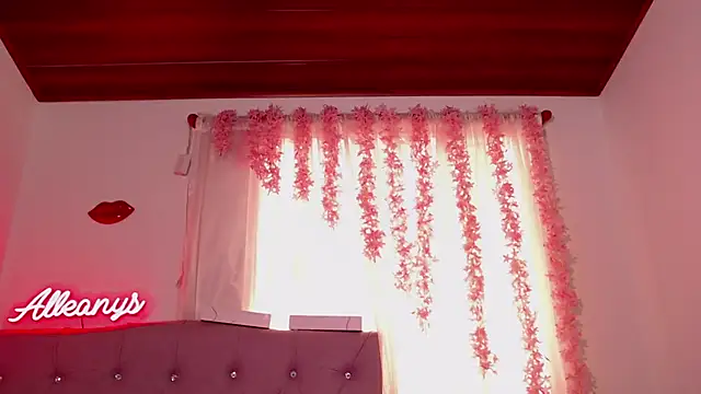 Alleanys Cristal online show from 24, 9, 2025