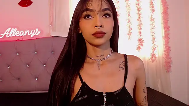 Alleanys Cristal online show from 8, 10, 2025