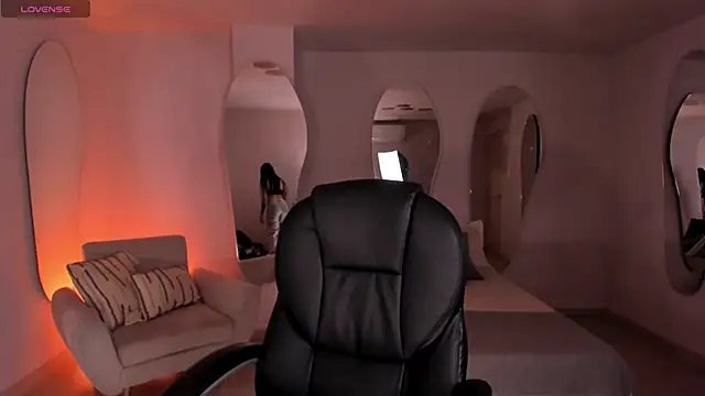 Snapshot of GigiLee_ chatting on 17, 12, 2024 GigiLee  online show from 17, 12, 2024