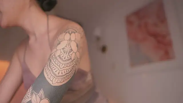 Snapshot of GigiLee_ chatting on 14, 9, 2025 GigiLee  online show from 14, 9, 2025