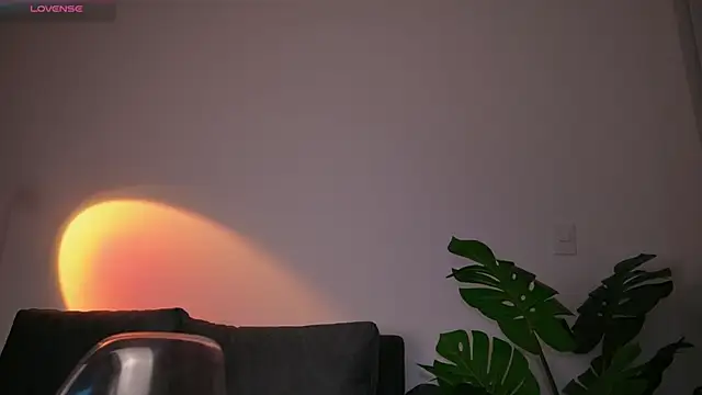 GigiLee  online show from 18, 12, 2025