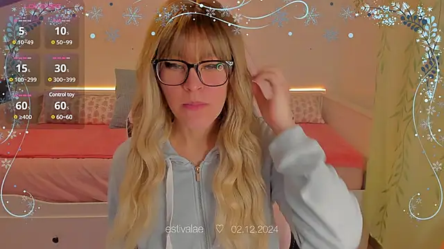 Snapshot of estivalae chatting on 2, 12, 2024 estivalae online show from 2, 12, 2024