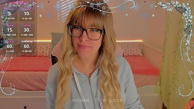 Snapshot of estivalae chatting on 4, 12, 2024 estivalae online show from 4, 12, 2024