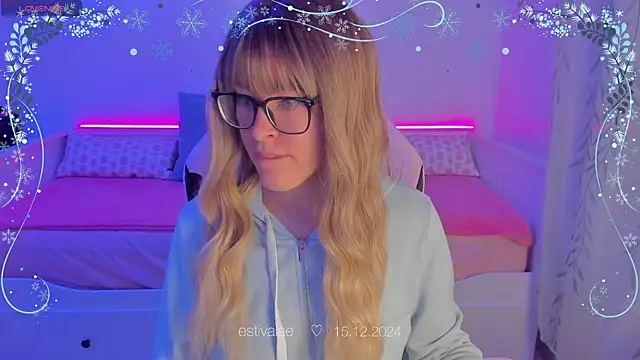 Snapshot of estivalae chatting on 15, 12, 2024 estivalae online show from 15, 12, 2024