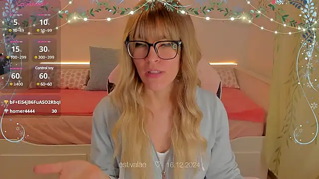 Snapshot of estivalae chatting on 16, 12, 2024 estivalae online show from 16, 12, 2024