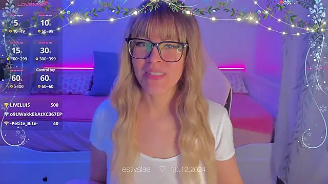 Snapshot of estivalae chatting on 19, 12, 2024 estivalae online show from 19, 12, 2024