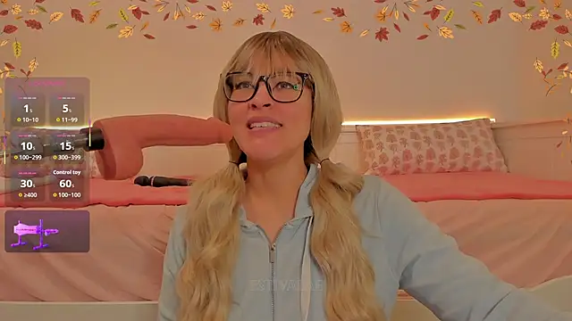 Snapshot of estivalae chatting on 12, 10, 2025 estivalae online show from 12, 10, 2025