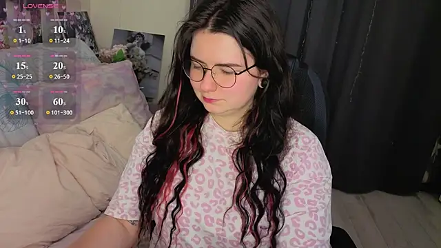 Snapshot of ss-katekisa-ss chatting on 27, 6, 2026 ss-katekisa-ss online show from 27, 6, 2026