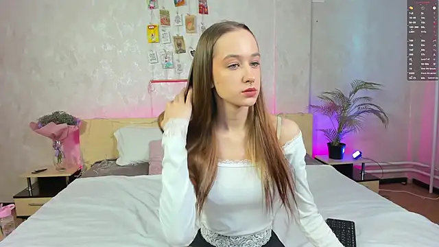 Snapshot of Sweett_Monica chatting on 8, 2, 2025 Sweett Monica online show from 8, 2, 2025